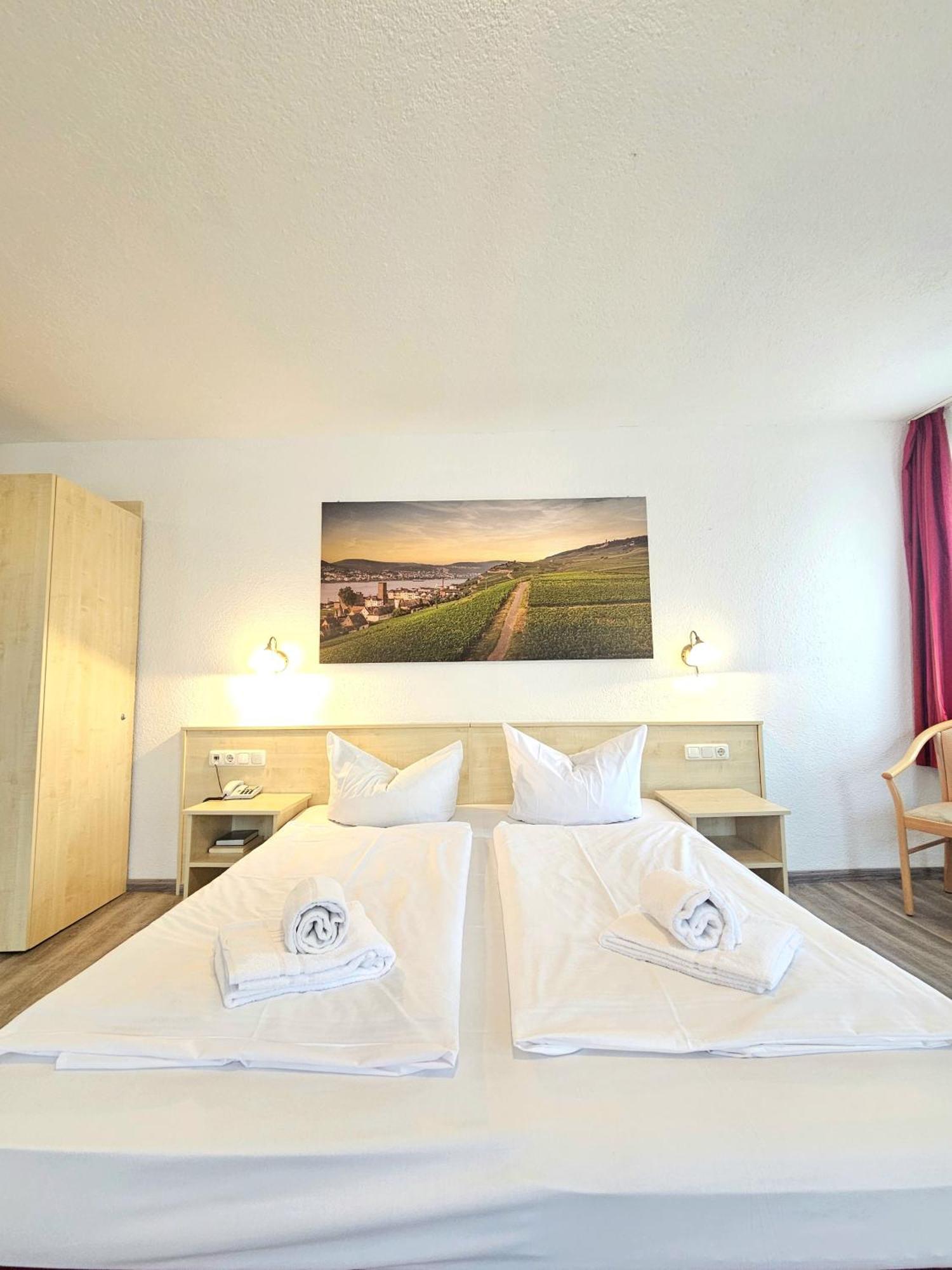 Weinhotel Des Riesling Zum Gruenen Kranz Ruedesheim am Rhein Exterior photo