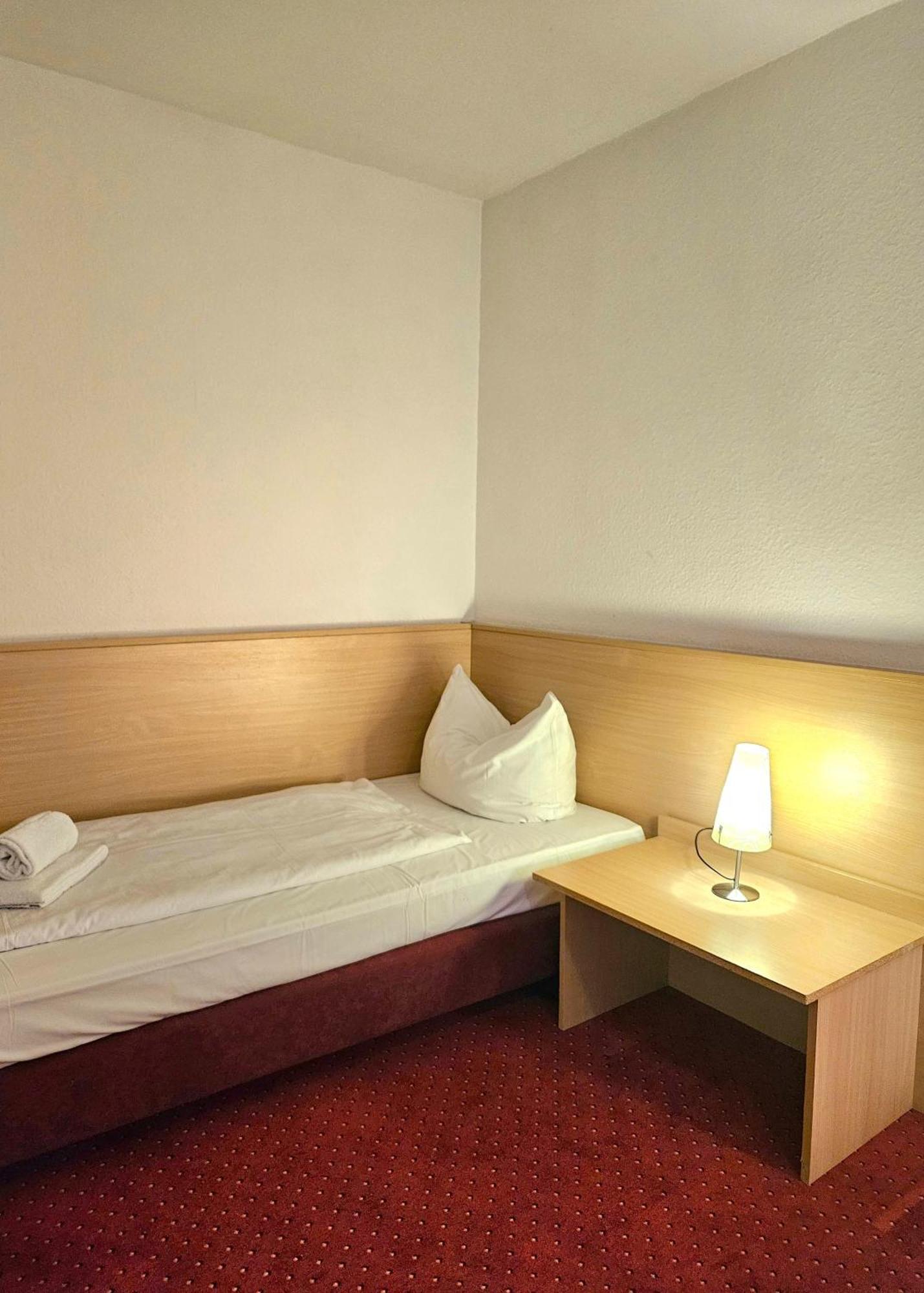 Weinhotel Des Riesling Zum Gruenen Kranz Ruedesheim am Rhein Room photo