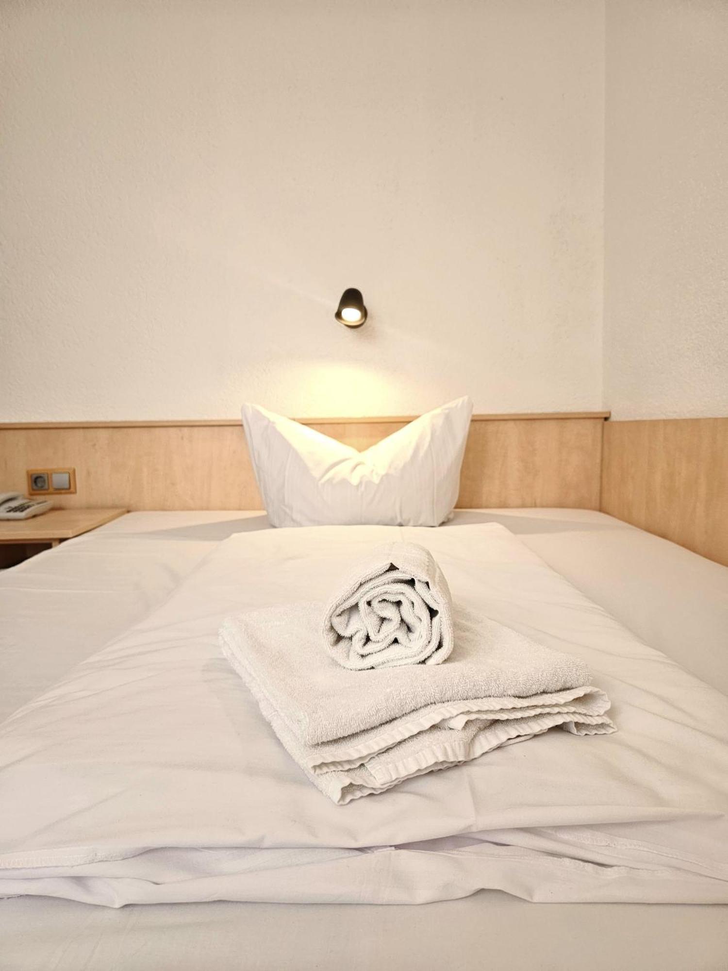 Weinhotel Des Riesling Zum Gruenen Kranz Ruedesheim am Rhein Room photo
