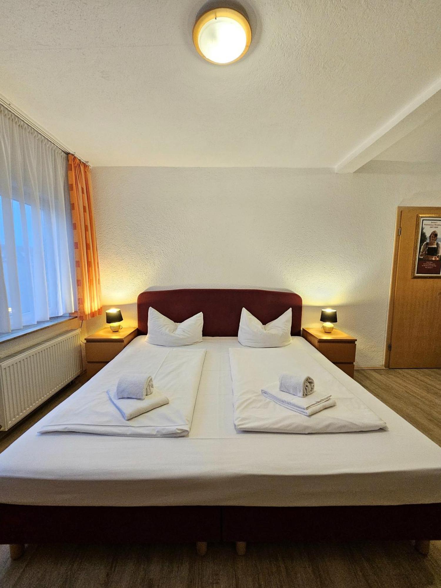 Weinhotel Des Riesling Zum Gruenen Kranz Ruedesheim am Rhein Room photo