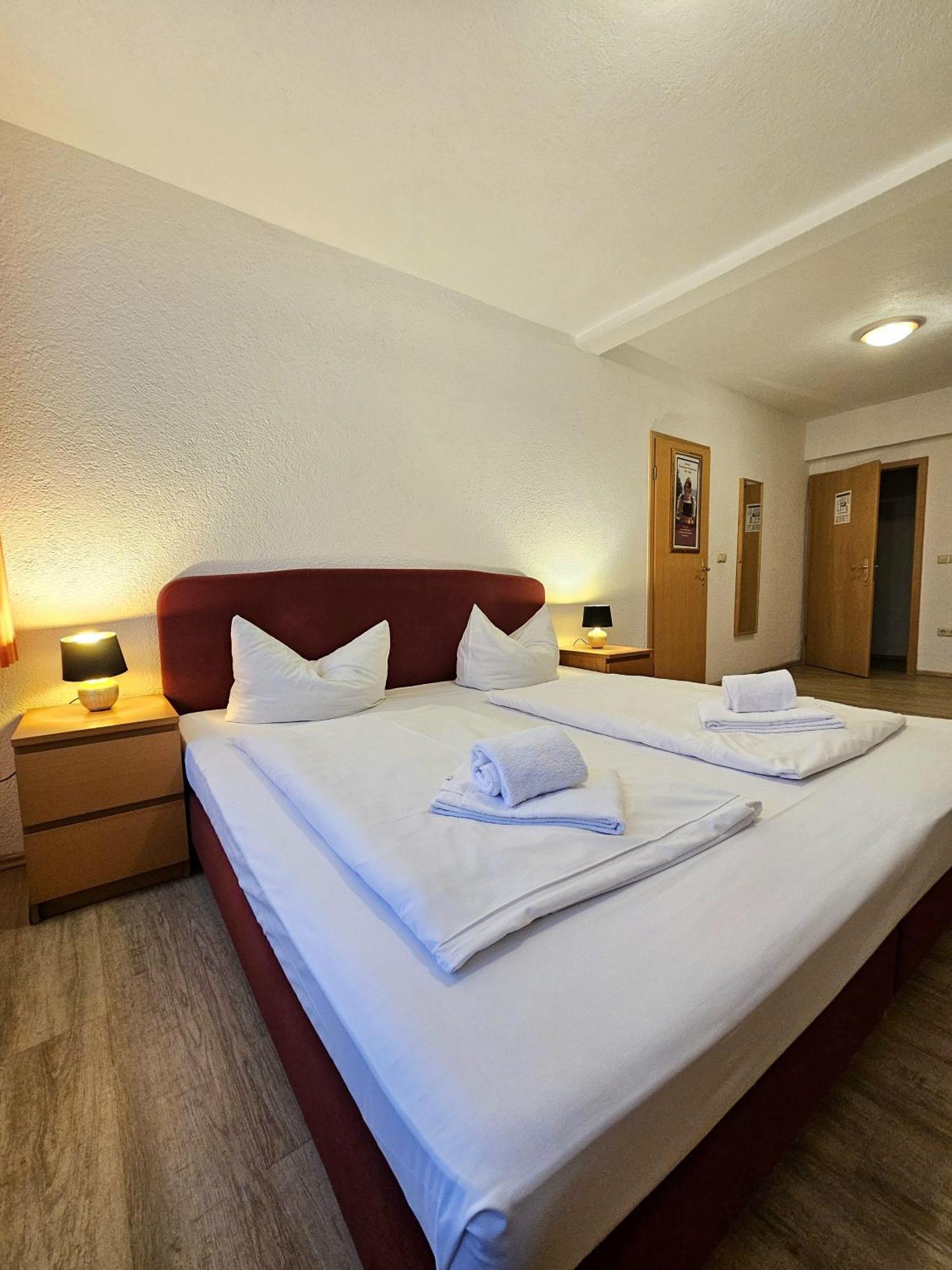 Weinhotel Des Riesling Zum Gruenen Kranz Ruedesheim am Rhein Room photo