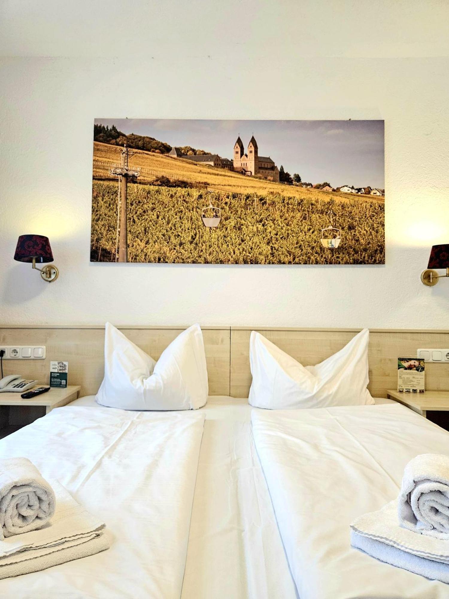 Weinhotel Des Riesling Zum Gruenen Kranz Ruedesheim am Rhein Room photo