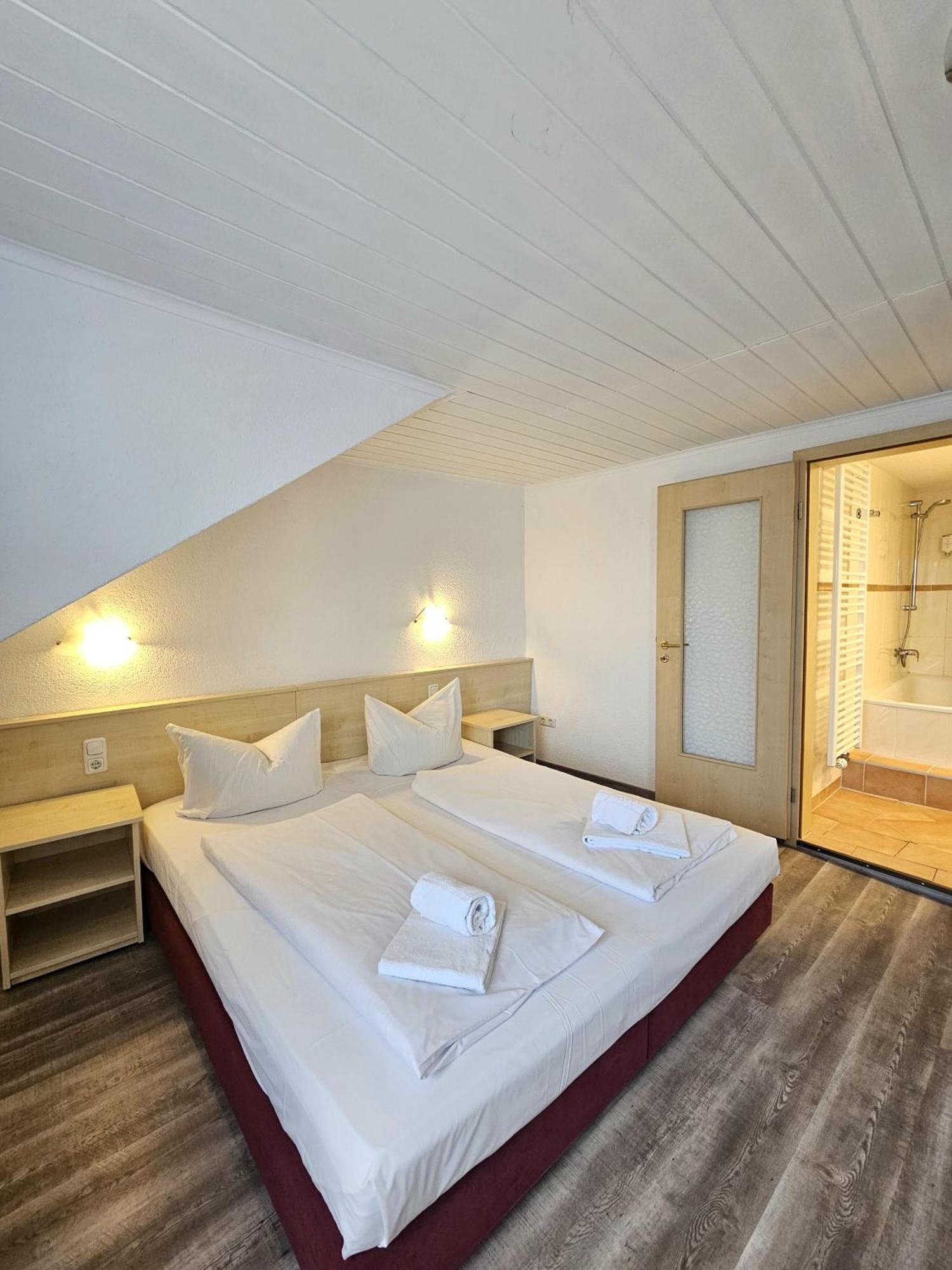 Weinhotel Des Riesling Zum Gruenen Kranz Ruedesheim am Rhein Room photo