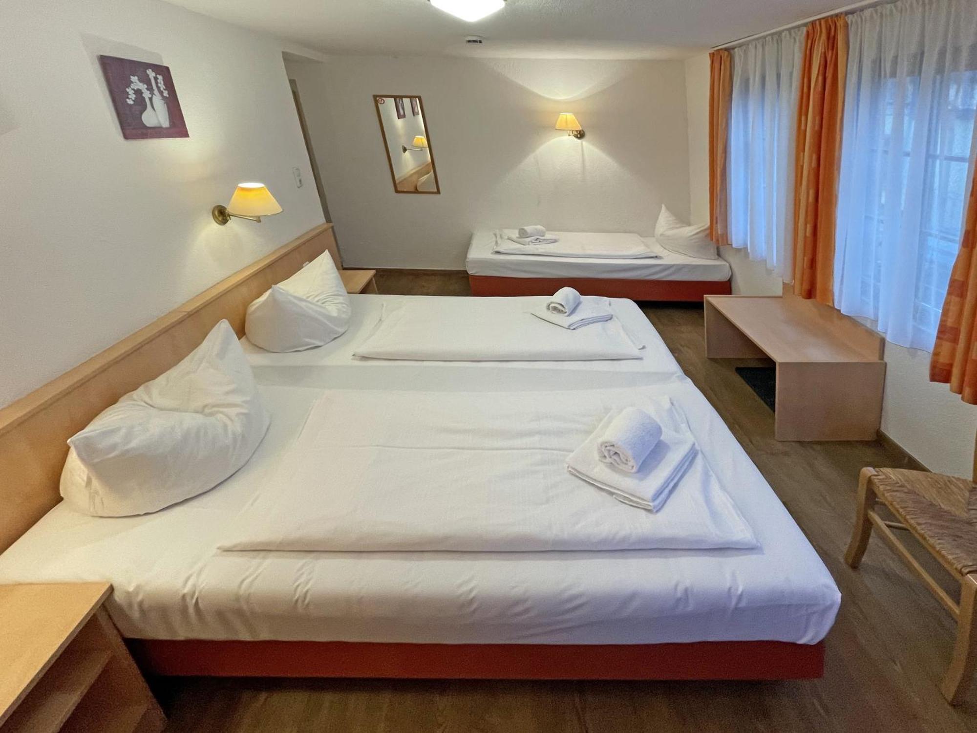 Weinhotel Des Riesling Zum Gruenen Kranz Ruedesheim am Rhein Room photo