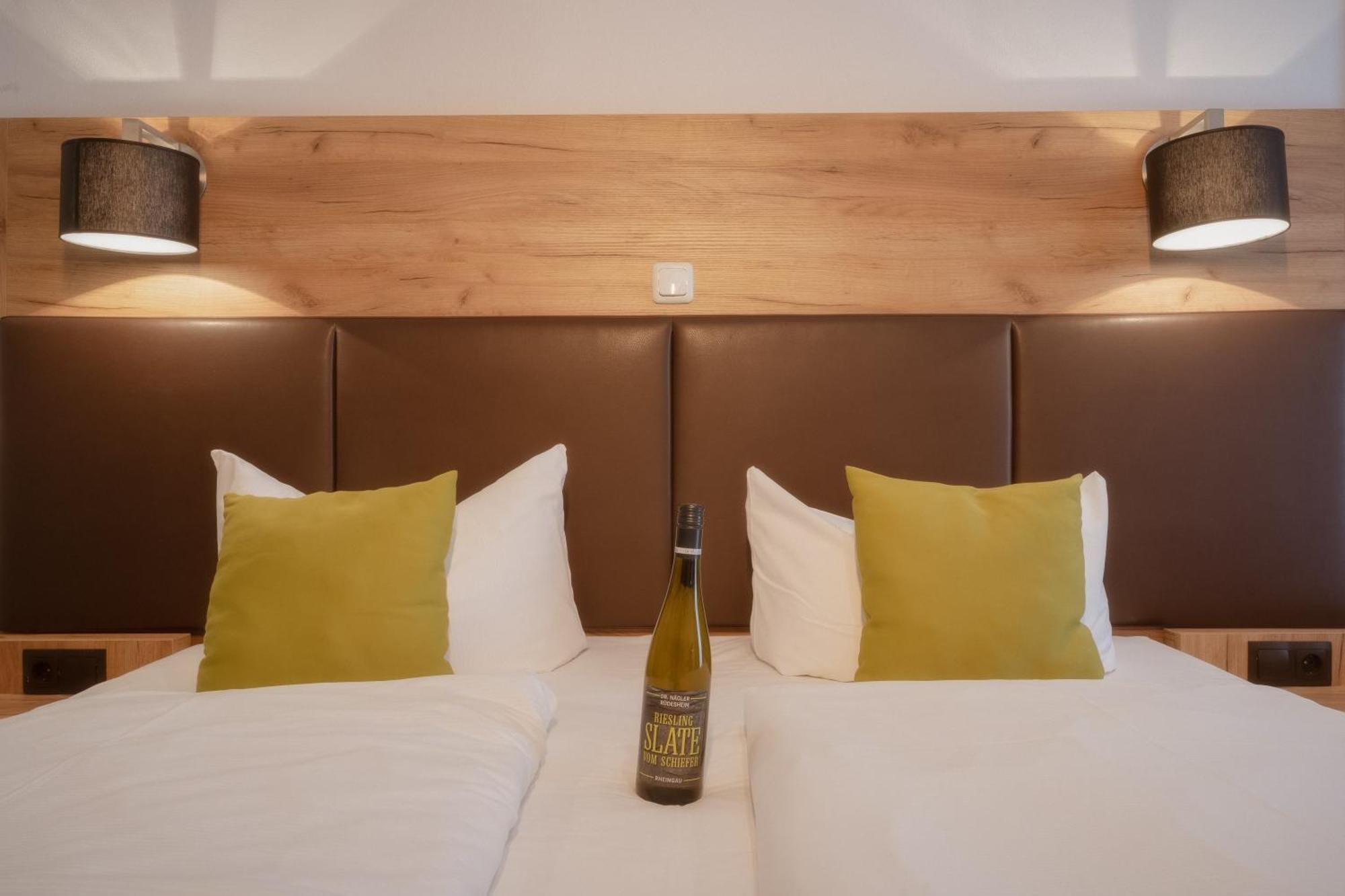 Weinhotel Des Riesling Zum Gruenen Kranz Ruedesheim am Rhein Room photo
